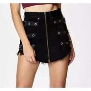 Carmar Beatrice side buckle bondage zip front mall goth skirt size 26
